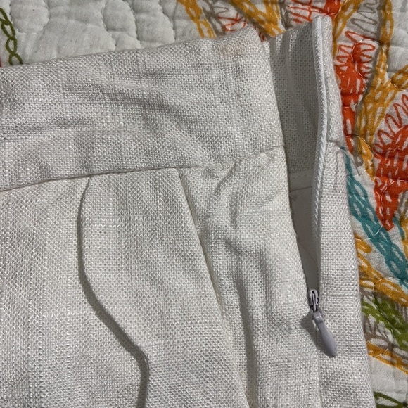 Cynthia Rowley size 8 white linen blend shorts scalloped edges zips up side NWT - Picture 5 of 12